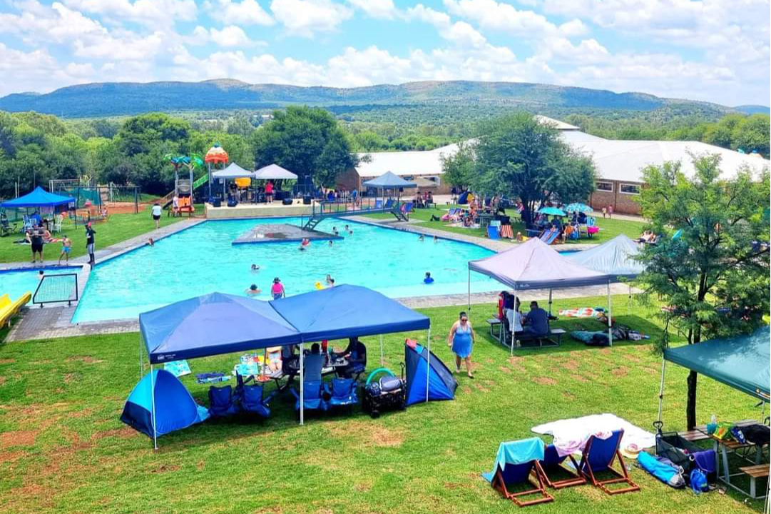 Casa Cara Lodge swimming pool